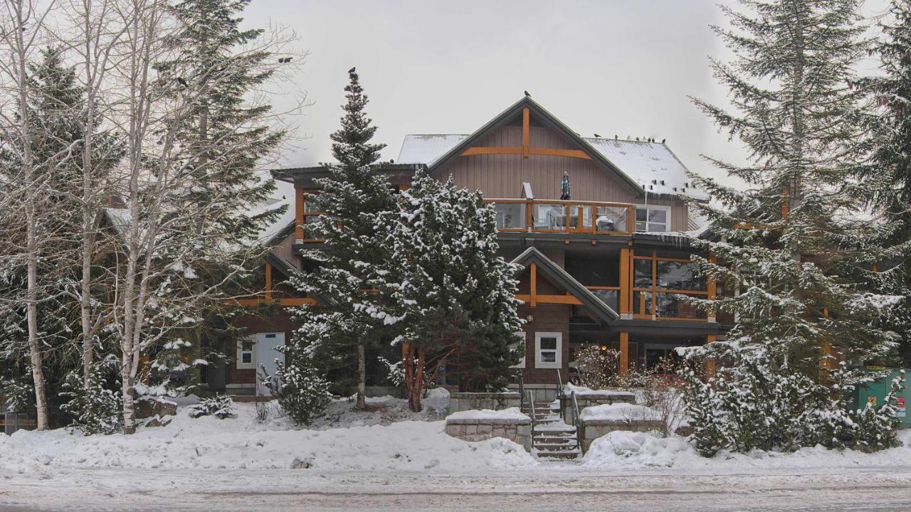 Comfortable Townhouse In Whistler Village W Hot Tub Exterior photo