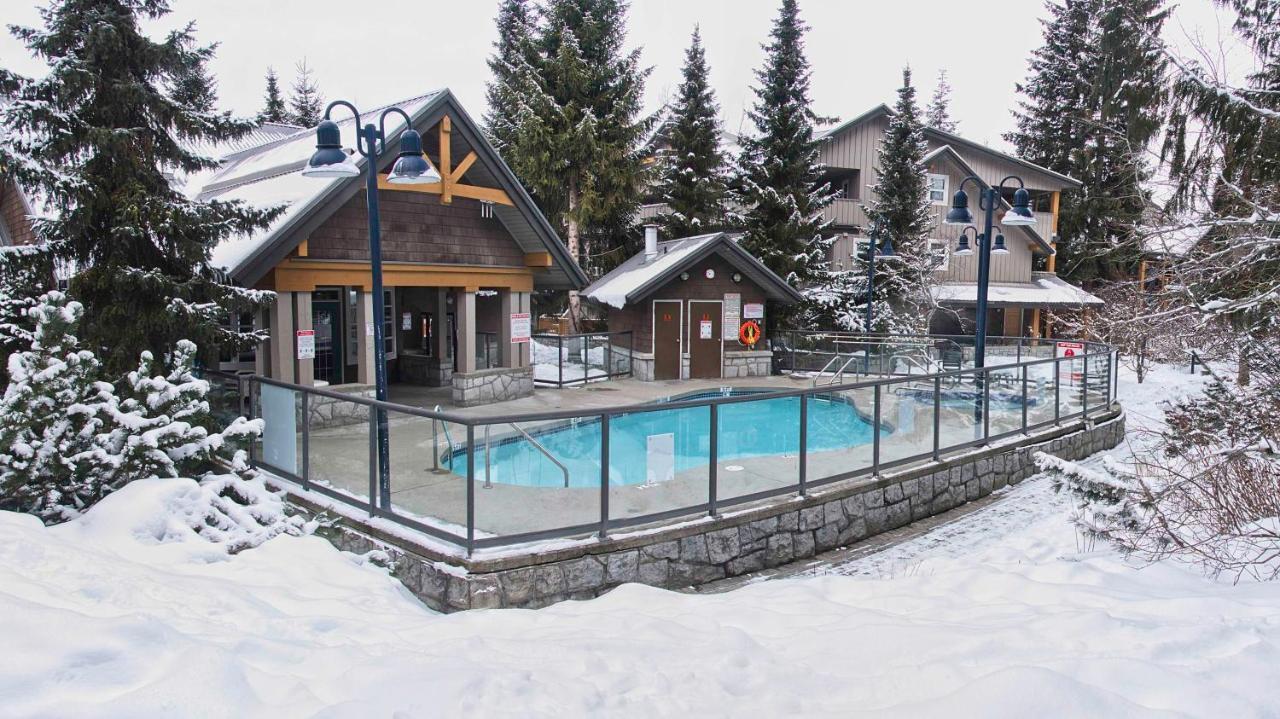 Comfortable Townhouse In Whistler Village W Hot Tub Exterior photo